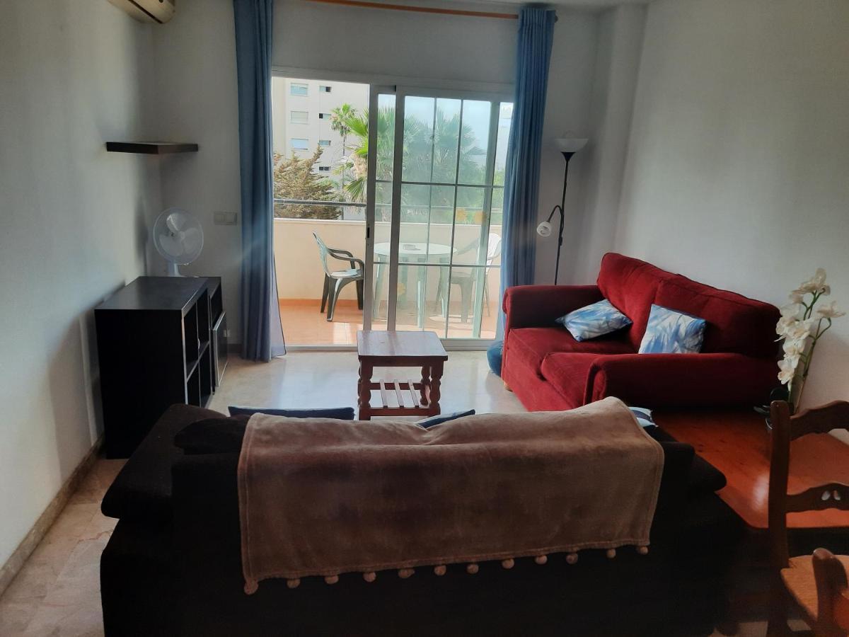 Central 2-Bed Apartment In Estepona Port 外观 照片